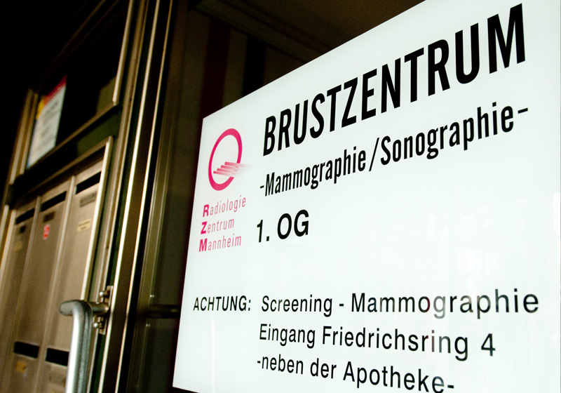 unt_brustzentrum_eingang_1007.jpg